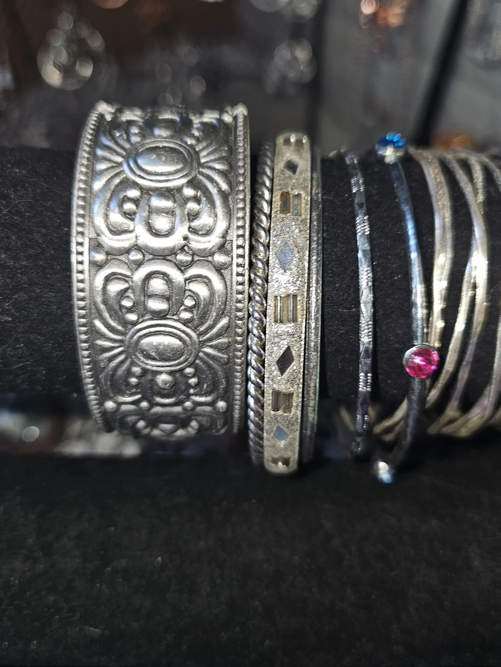 Mixed Women’s Bracelet Set in Black, Silver and Turquoise Mixed Lot.